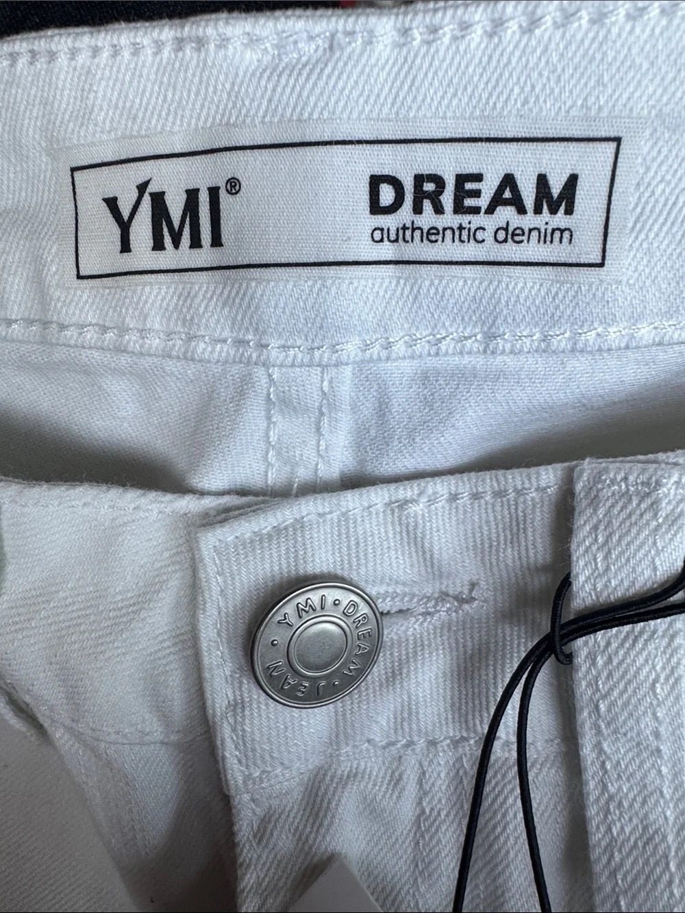 YMI Dream Collection White Cotton Frayed Hybrid Denim Shorts 7 juniors stretch